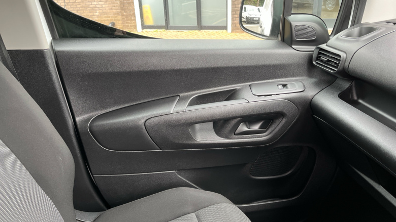 Vauxhall Combo Cargo Combo L1 Diesel 2300 1.5 Turbo D 100ps H1 Sportive Van